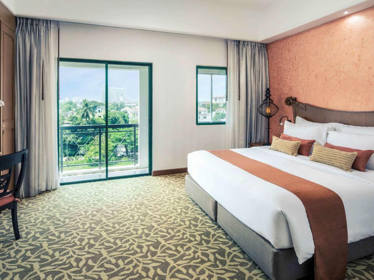 Mercure Yangon Kaba Aye Exteriör bild