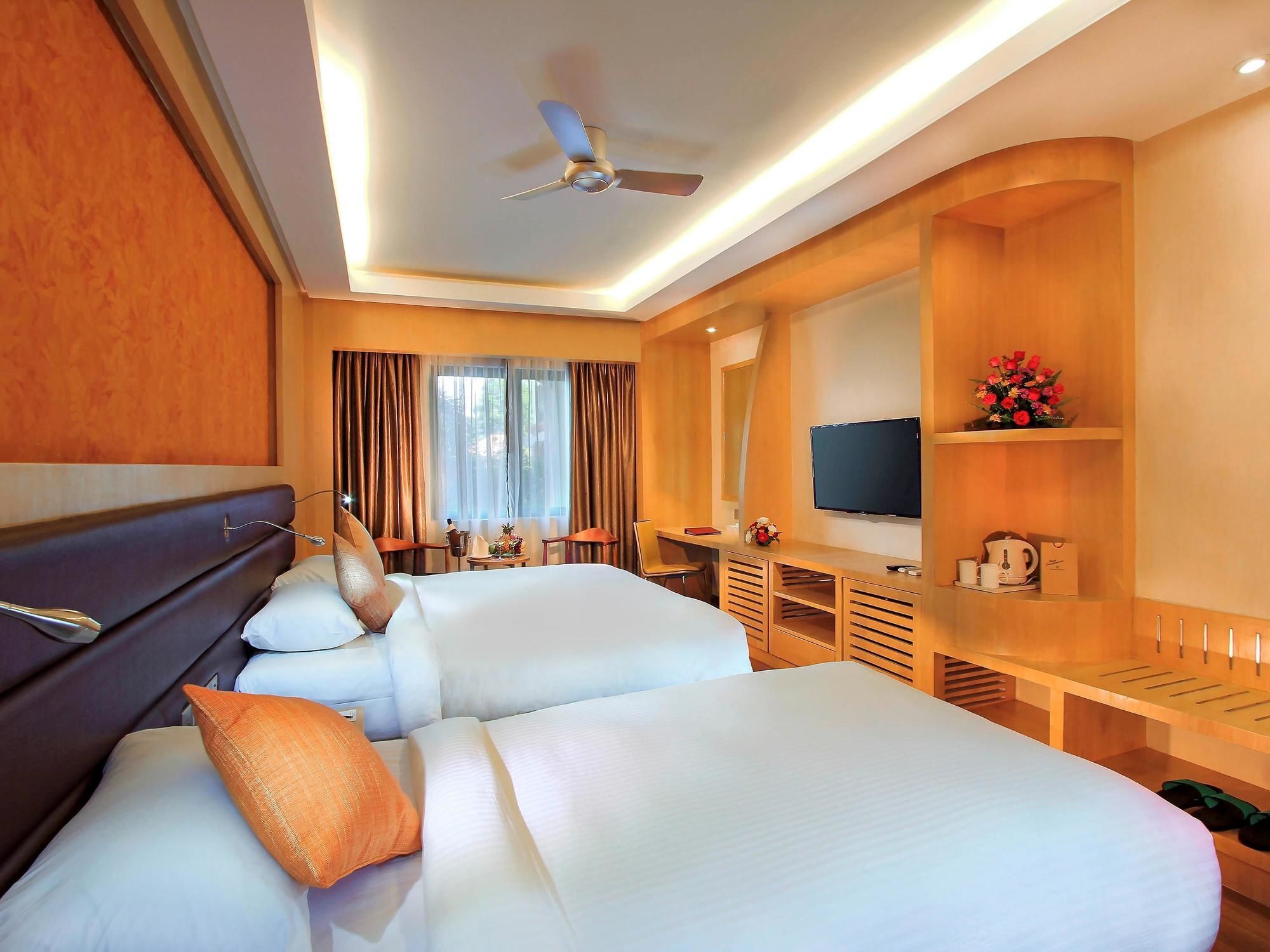 Mercure Yangon Kaba Aye Exteriör bild